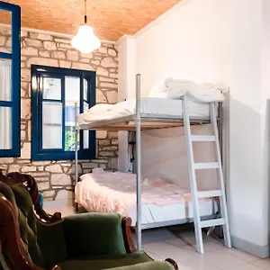 Himara Hostel Himara
