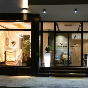 emerald-boutique-hotel.hotels-in-tirana.com/